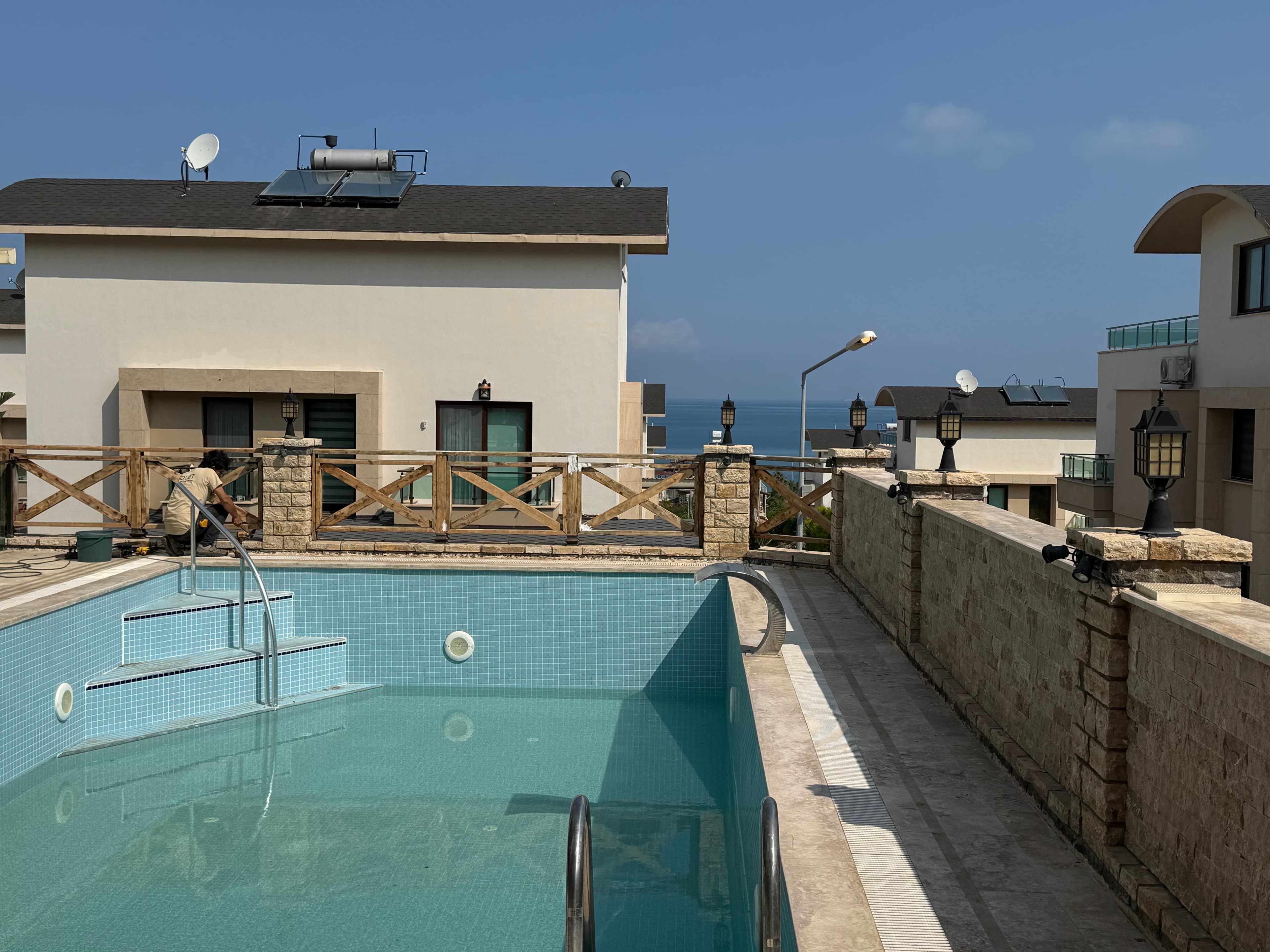 İskenderun Havuz Çevresi Peyzaj & Duvar — görsel 2